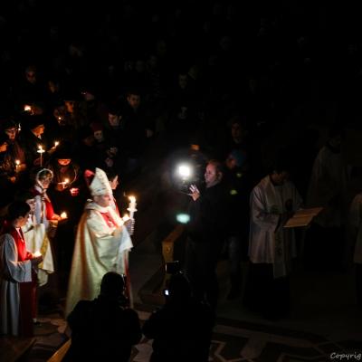 5 aprilie: Iaşi: Noaptea de Înviere la catedrală. Foto: Claudiu Bîrliba
