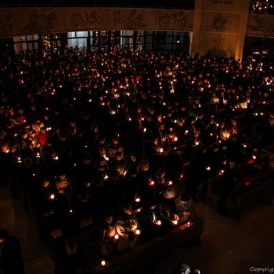 5 aprilie: Iaşi: Noaptea de Înviere la catedrală. Foto: Claudiu Bîrliba