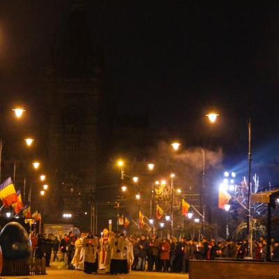 5 aprilie: Iaşi: Noaptea de Înviere la catedrală. Foto: Claudiu Bîrliba
