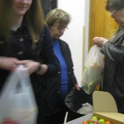 13 aprilie: Iaşi: Lumina Învierii la bolnavii de la spitalul Pădureni-Grajduri