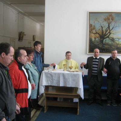 13 aprilie: Iaşi: Lumina Învierii la bolnavii de la spitalul Pădureni-Grajduri