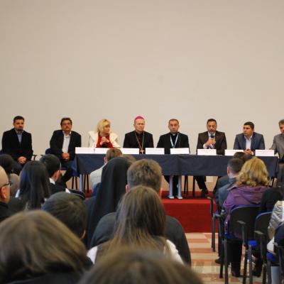 15-18 aprilie: Ciofliceni-Snagov: Olimpiada naţională de religie, cultul catolic