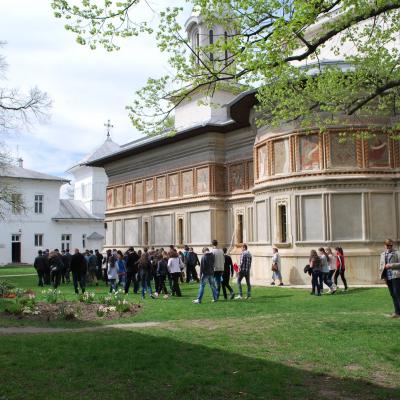 15-18 aprilie: Ciofliceni-Snagov: Olimpiada naţională de religie, cultul catolic