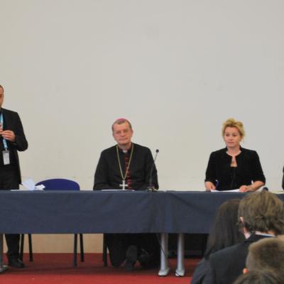 15-18 aprilie: Ciofliceni-Snagov: Olimpiada naţională de religie, cultul catolic