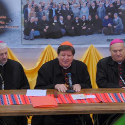 18 aprilie: Luncani: Întâlnirea cardinalului Braz de Aviz cu superiorii majori şi superioarele majore
