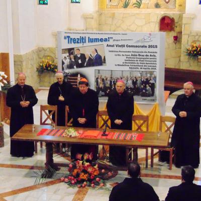 18 aprilie: Luncani: Întâlnirea cardinalului Braz de Aviz cu superiorii majori şi superioarele majore