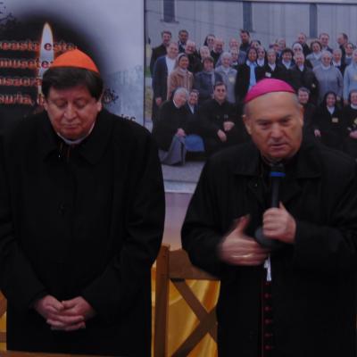 18 aprilie: Luncani: Întâlnirea cardinalului Braz de Aviz cu superiorii majori şi superioarele majore
