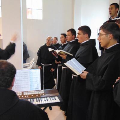 18 aprilie: Luncani: Întâlnirea cardinalului Braz de Aviz cu superiorii majori şi superioarele majore