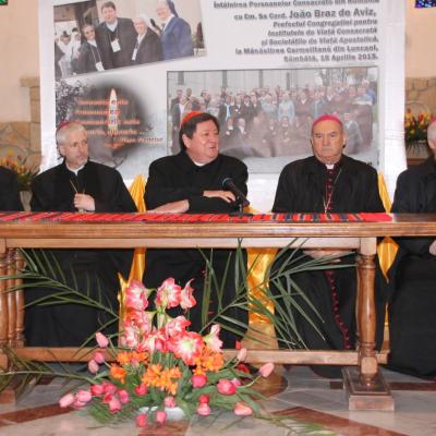 18 aprilie: Luncani: Întâlnirea cardinalului Braz de Aviz cu superiorii majori şi superioarele majore