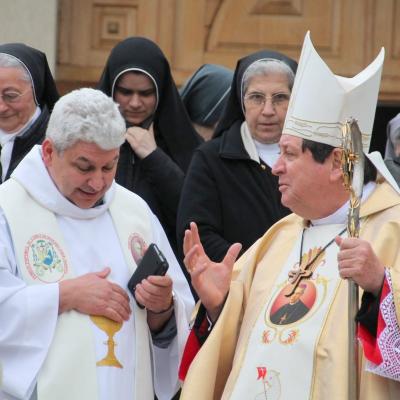 18 aprilie: Luncani: Întâlnirea cardinalului Braz de Aviz cu superiorii majori şi superioarele majore