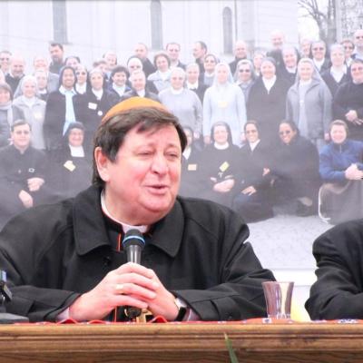 18 aprilie: Luncani: Întâlnirea cardinalului Braz de Aviz cu superiorii majori şi superioarele majore
