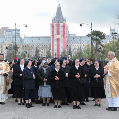 19 aprilie: Iaşi: Liturghie dedicată persoanelor consacrate, prezidată de cardinalul João Braz de Aviz