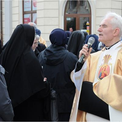 19 aprilie: Iaşi: Liturghie dedicată persoanelor consacrate, prezidată de cardinalul João Braz de Aviz
