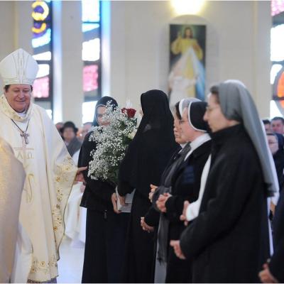 19 aprilie: Iaşi: Liturghie dedicată persoanelor consacrate, prezidată de cardinalul João Braz de Aviz