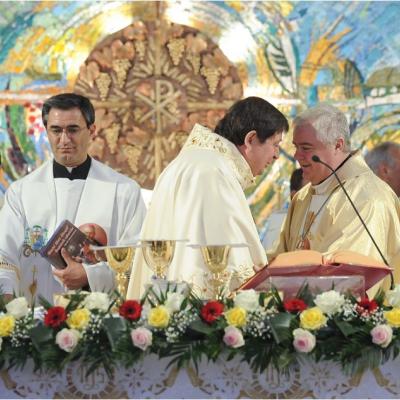 19 aprilie: Iaşi: Liturghie dedicată persoanelor consacrate, prezidată de cardinalul João Braz de Aviz