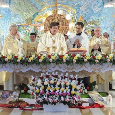 19 aprilie: Iaşi: Liturghie dedicată persoanelor consacrate, prezidată de cardinalul João Braz de Aviz