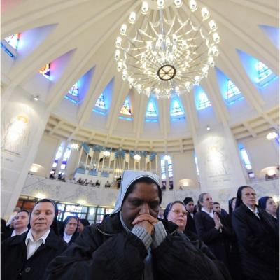 19 aprilie: Iaşi: Liturghie dedicată persoanelor consacrate, prezidată de cardinalul João Braz de Aviz