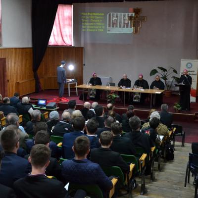 22 aprilie: Roman: Greco-catolicii, o permanenţă în închisorile comuniste