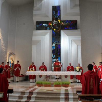 25 aprilie: Părinţii profesori franciscani din Roman în vizită la colegii lor din Iaşi
