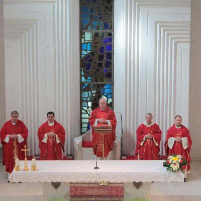 25 aprilie: Părinţii profesori franciscani din Roman în vizită la colegii lor din Iaşi