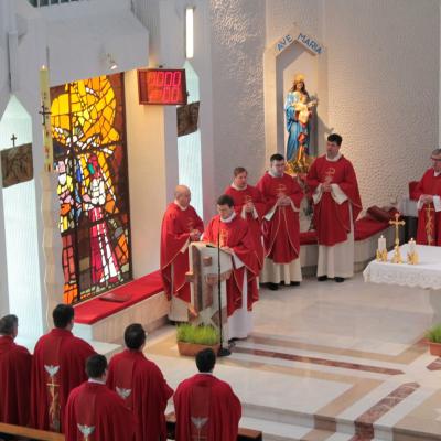 25 aprilie: Părinţii profesori franciscani din Roman în vizită la colegii lor din Iaşi