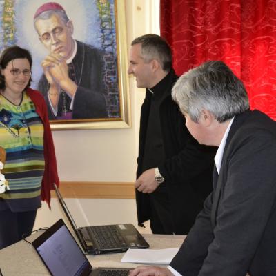 25 aprilie: Traian: Prin ercis.ro la Emaus