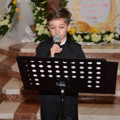26 aprilie: Bacău "Sfântul Nicolae": Prima sfântă Împărtăşanie