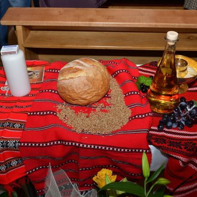 26 aprilie: Bacău "Sfântul Nicolae": Prima sfântă Împărtăşanie