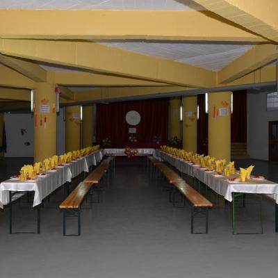 26 aprilie: Bacău "Sfântul Nicolae": Prima sfântă Împărtăşanie