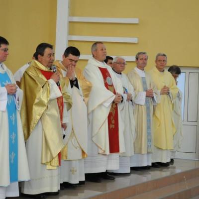 26 aprilie: Bacău "Fericitul Ieremia": Investirea noului paroh