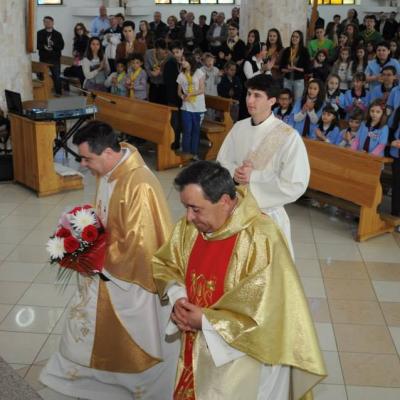 26 aprilie: Bacău "Fericitul Ieremia": Investirea noului paroh
