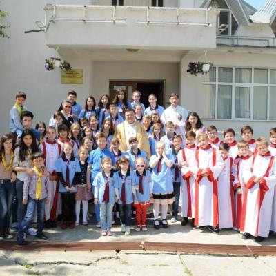 26 aprilie: Bacău "Fericitul Ieremia": Investirea noului paroh