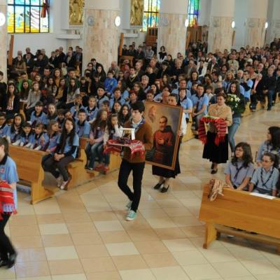 26 aprilie: Bacău "Fericitul Ieremia": Investirea noului paroh