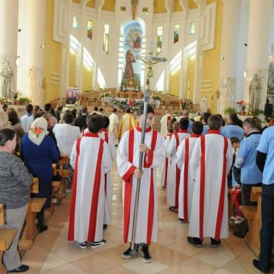 26 aprilie: Bacău "Fericitul Ieremia": Investirea noului paroh