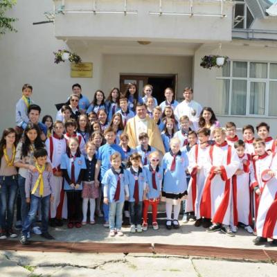 26 aprilie: Bacău "Fericitul Ieremia": Investirea noului paroh