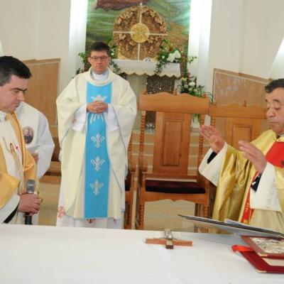 26 aprilie: Bacău "Fericitul Ieremia": Investirea noului paroh