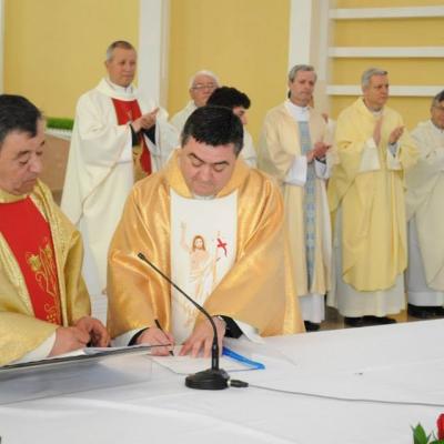 26 aprilie: Bacău "Fericitul Ieremia": Investirea noului paroh