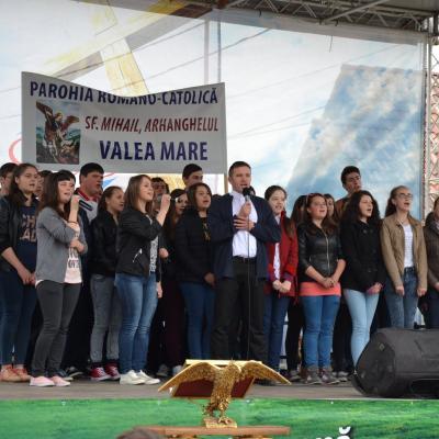 2 mai: Oneşti: Ziua Tineretului în Dieceza de Iaşi. Foto: Raluca Cocuţ, Alexandru Pricopee şi Cristian Stancu