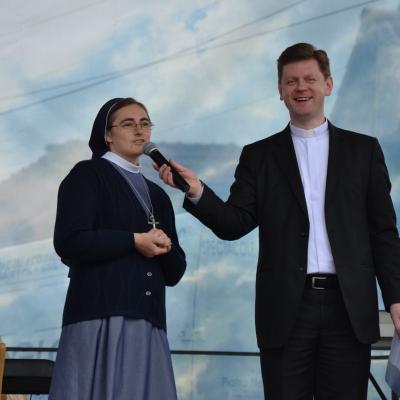 2 mai: Oneşti: Ziua Tineretului în Dieceza de Iaşi. Foto: Raluca Cocuţ, Alexandru Pricopee şi Cristian Stancu