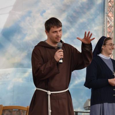 2 mai: Oneşti: Ziua Tineretului în Dieceza de Iaşi. Foto: Raluca Cocuţ, Alexandru Pricopee şi Cristian Stancu