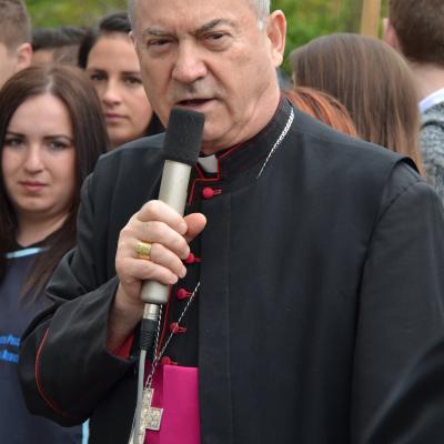 2 mai: Oneşti: Ziua Tineretului în Dieceza de Iaşi. Foto: Raluca Cocuţ, Alexandru Pricopee şi Cristian Stancu