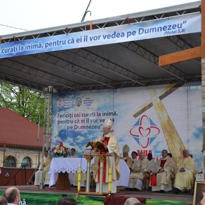 2 mai: Oneşti: Ziua Tineretului în Dieceza de Iaşi. Foto: Raluca Cocuţ, Alexandru Pricopee şi Cristian Stancu