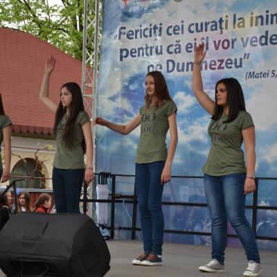2 mai: Oneşti: Ziua Tineretului în Dieceza de Iaşi. Foto: Raluca Cocuţ, Alexandru Pricopee şi Cristian Stancu