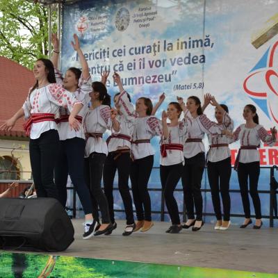 2 mai: Oneşti: Ziua Tineretului în Dieceza de Iaşi. Foto: Raluca Cocuţ, Alexandru Pricopee şi Cristian Stancu
