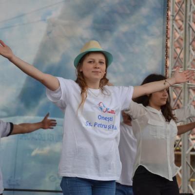 2 mai: Oneşti: Ziua Tineretului în Dieceza de Iaşi. Foto: Raluca Cocuţ, Alexandru Pricopee şi Cristian Stancu
