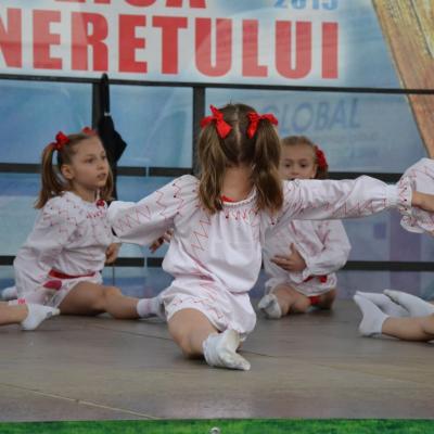 2 mai: Oneşti: Ziua Tineretului în Dieceza de Iaşi. Foto: Raluca Cocuţ, Alexandru Pricopee şi Cristian Stancu