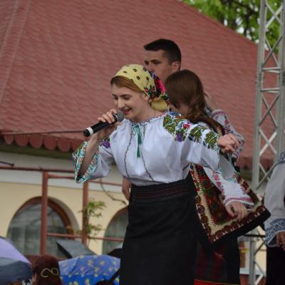 2 mai: Oneşti: Ziua Tineretului în Dieceza de Iaşi. Foto: Raluca Cocuţ, Alexandru Pricopee şi Cristian Stancu