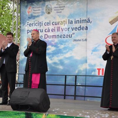 2 mai: Oneşti: Ziua Tineretului în Dieceza de Iaşi. Foto: Raluca Cocuţ, Alexandru Pricopee şi Cristian Stancu