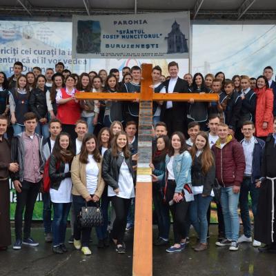 2 mai: Oneşti: Ziua Tineretului în Dieceza de Iaşi. Foto: Raluca Cocuţ, Alexandru Pricopee şi Cristian Stancu