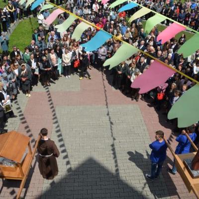5-8 mai: Oneşti: Zile de har şi de împlinire sufletească la sanctuarul "Fericitul Ieremia Valahul"
